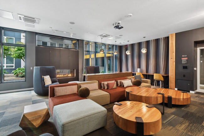 Wallingford_amenity_lounge_2014 - AMLI Wallingford