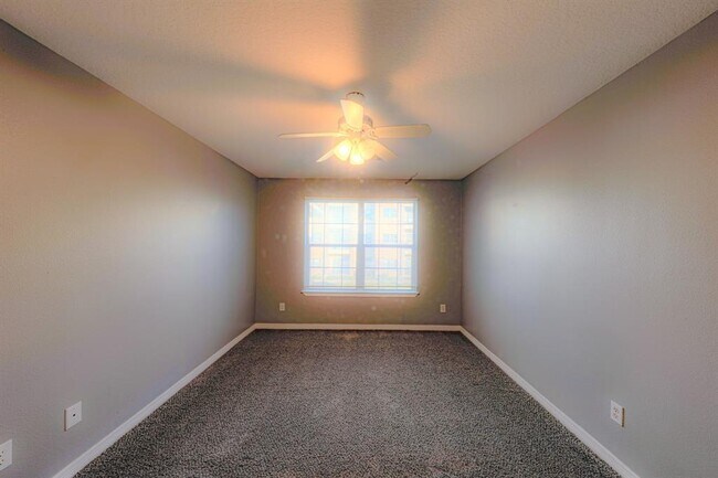 Foto del edificio - 2110 Nettleton St