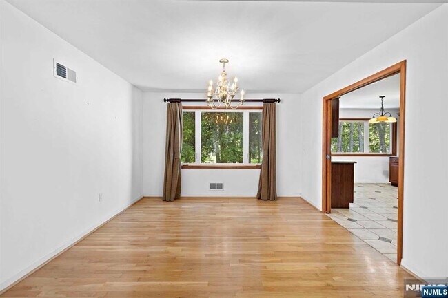 Building Photo - 111 Ramille