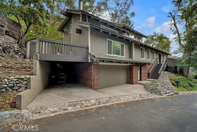 Primary Photo - 850 Country Club Dr