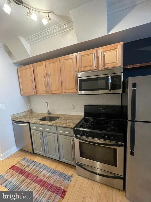 Foto del edificio - 550 Hobart Pl NW