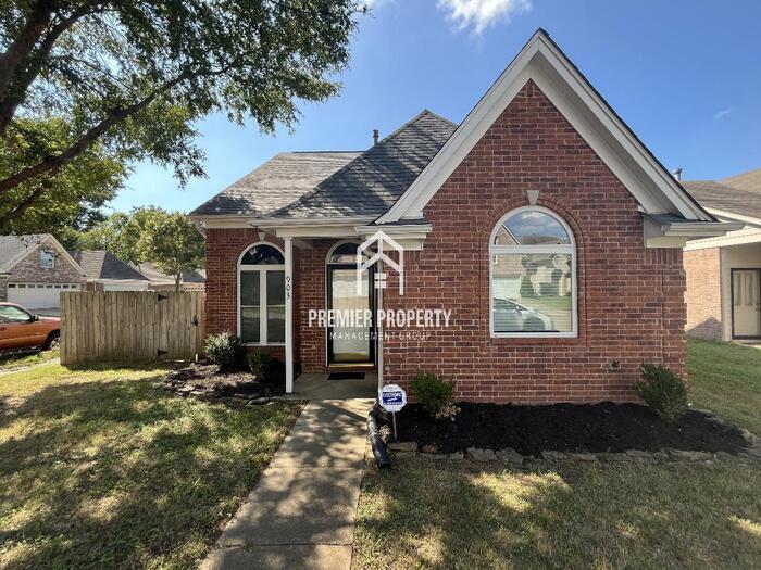 Primary Photo - 903 Divi Ln