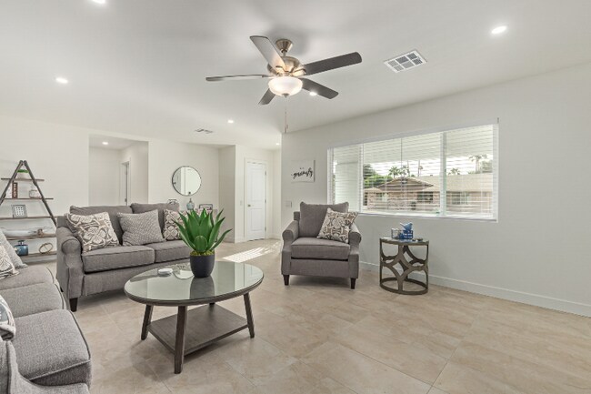 Foto del edificio - 9830 W Evergreen Dr