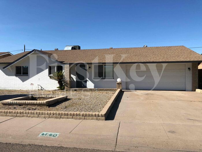 Primary Photo - 4140 W Las Palmaritas Dr