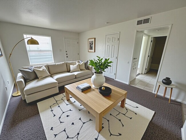 Building Photo - 1106 Eastside Dr