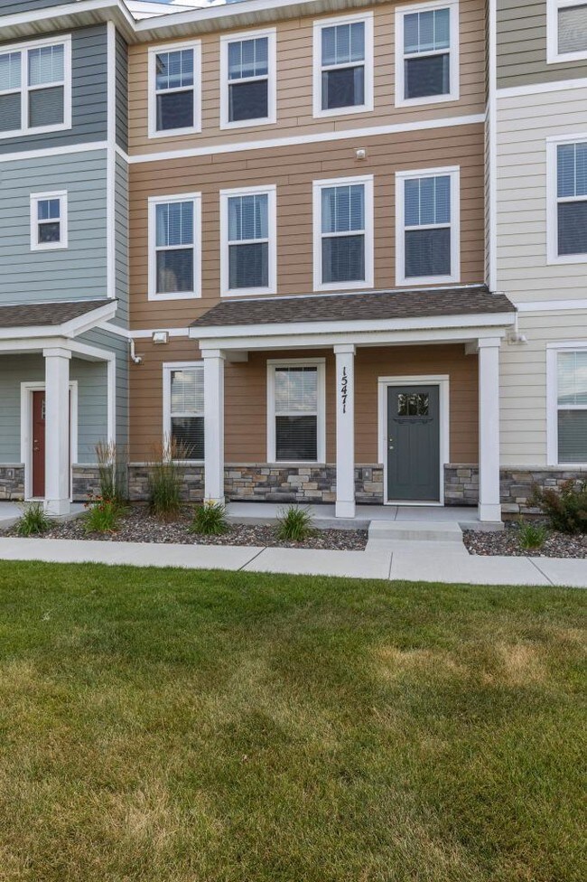 15471 Eames Way, Apple Valley, MN 55124 Townhome Rentals in Apple