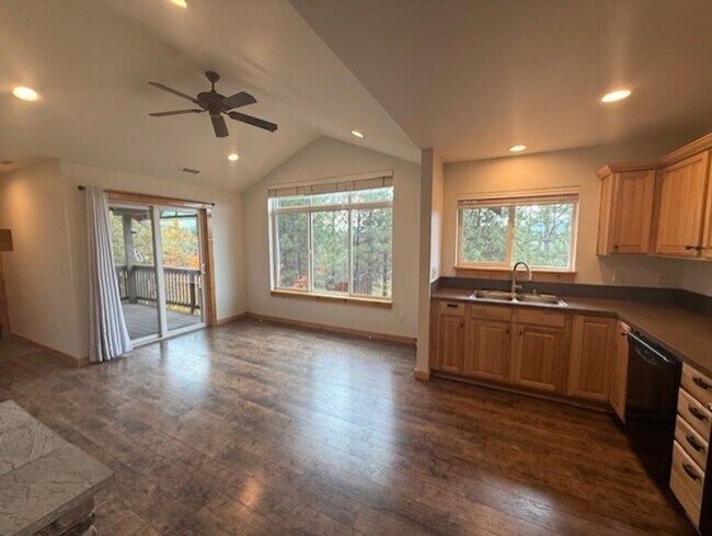 Foto del edificio - Adorable Roslyn Ridge Condo