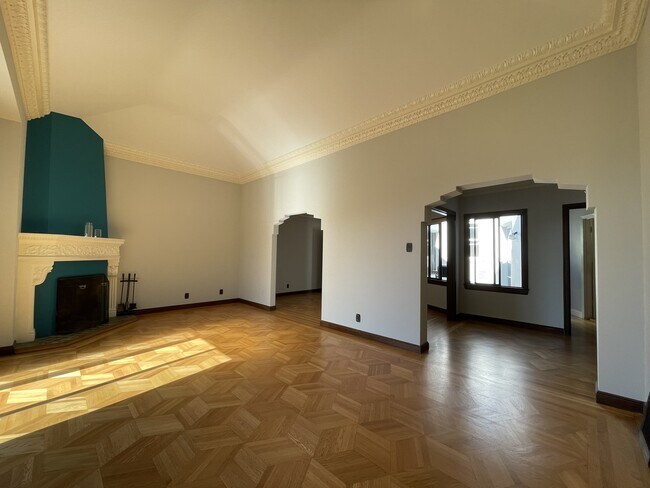 Living Room - 1620 9th Ave