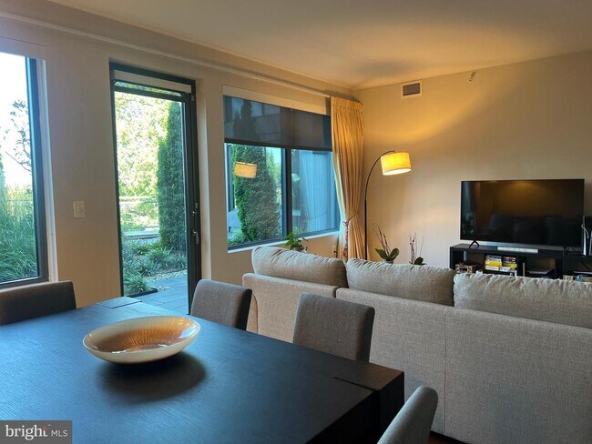 Foto del edificio - 4101 Albemarle St NW