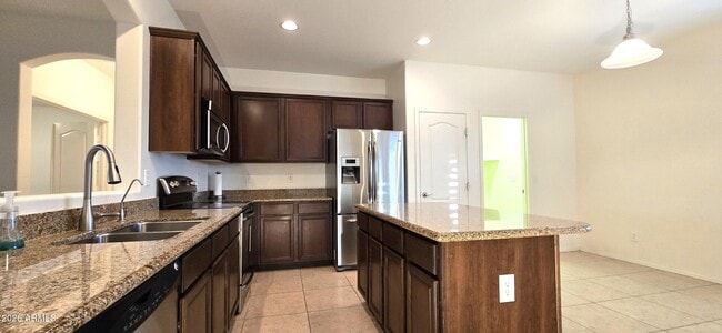 Building Photo - 2804 E Santa Fe Ct