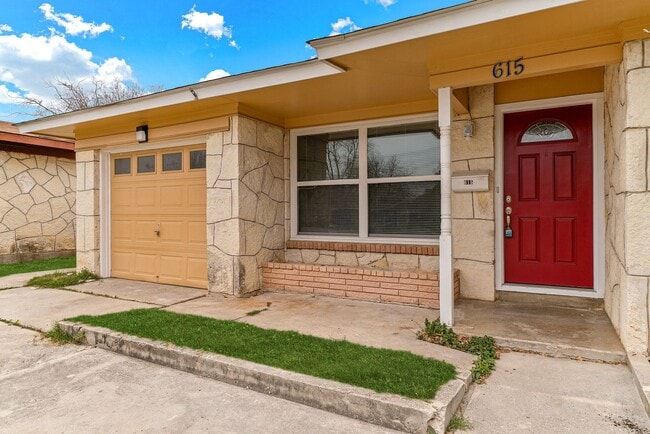 Building Photo - CRESTHAVEN HEIGHTS