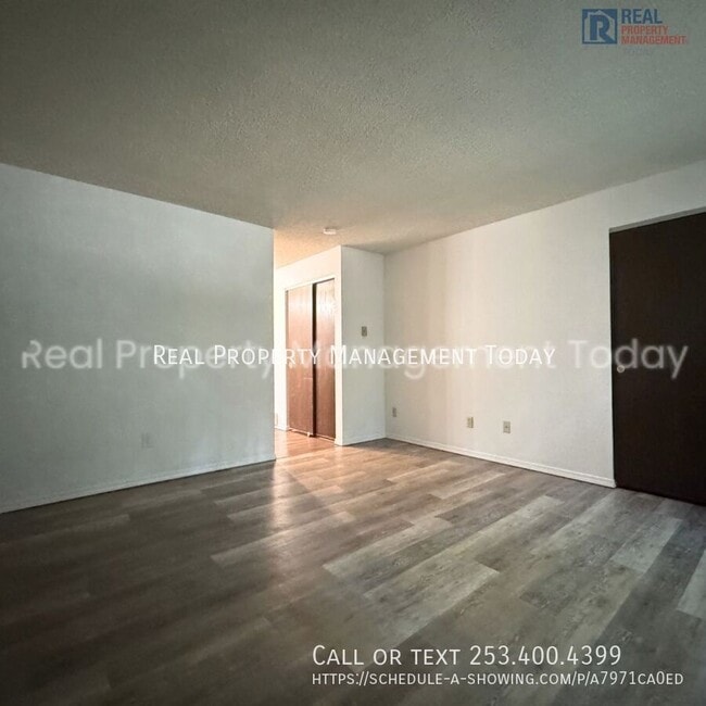 Building Photo - 4417 76th Ave W