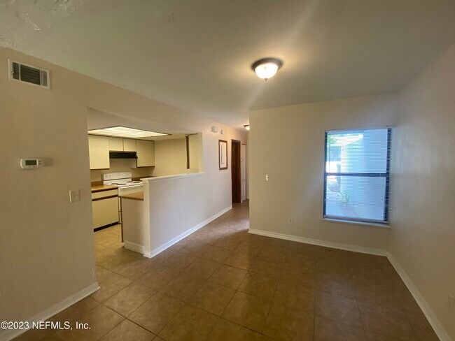 Building Photo - 1270 Wonderwood Dr