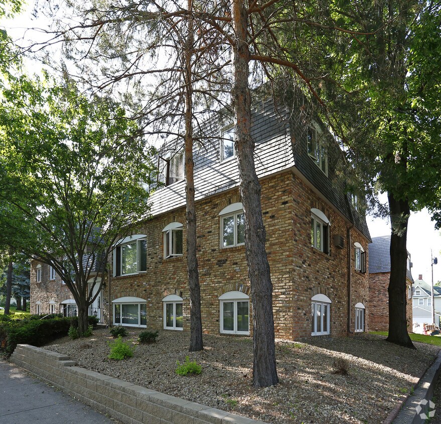 Building Photo - 1920 Marshall Ave
