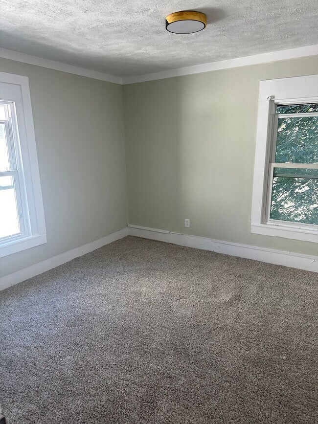 Foto del edificio - Newly Renovated Spacious Home
