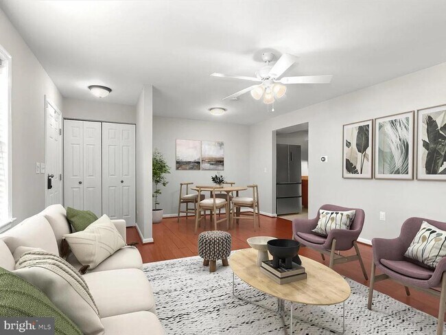 Foto del edificio - 9075 N Laurel Rd