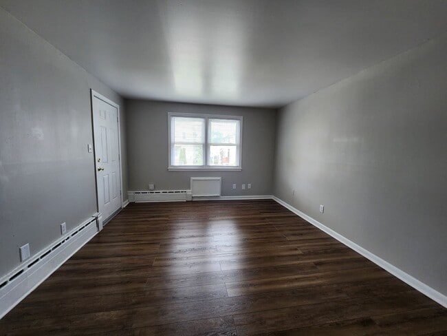 Building Photo - 641 Newhall St