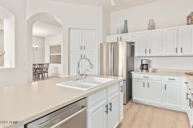 Building Photo - 14960 E Desert Willow Dr