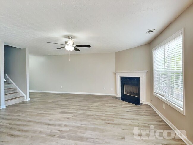 Foto del edificio - 597 Shadow Valley Ct