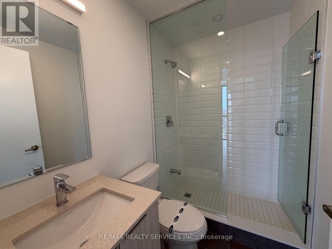 Photo du bâtiment - 720 Whitlock Ave