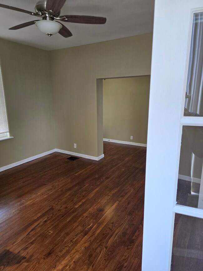 Foto del edificio - 2512 Homestead Pl