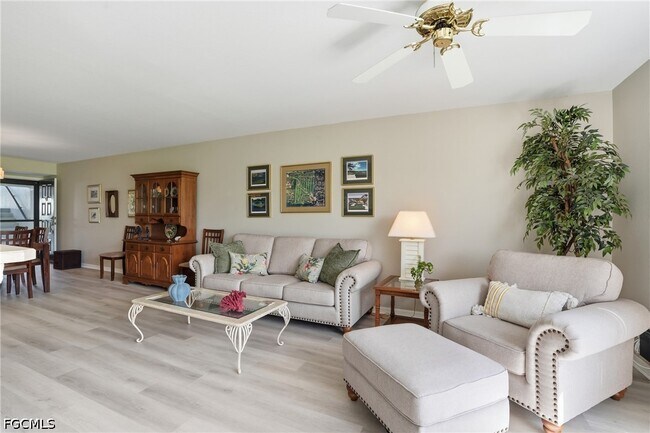 Foto del edificio - 5905 Trailwinds Dr