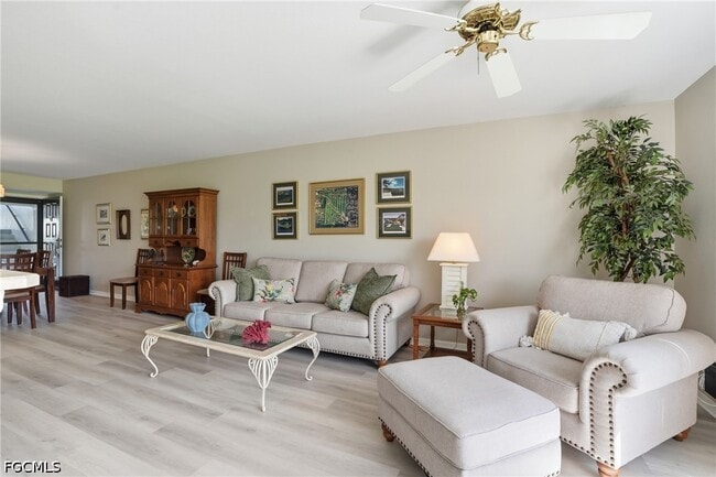 Building Photo - 5905 Trailwinds Dr
