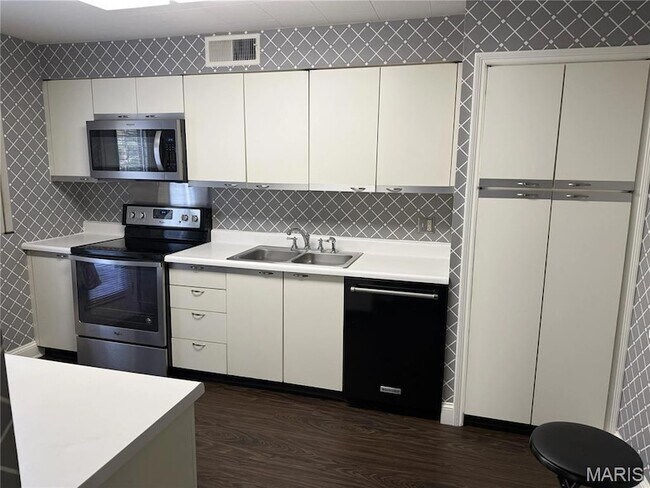 Foto del edificio - 1130 S Mason Rd