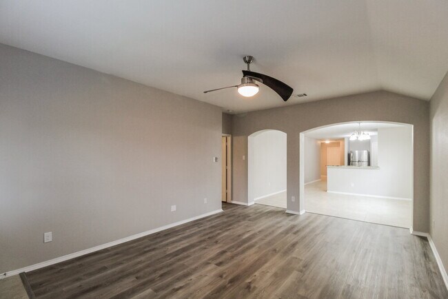 Foto del edificio - 2484 French St