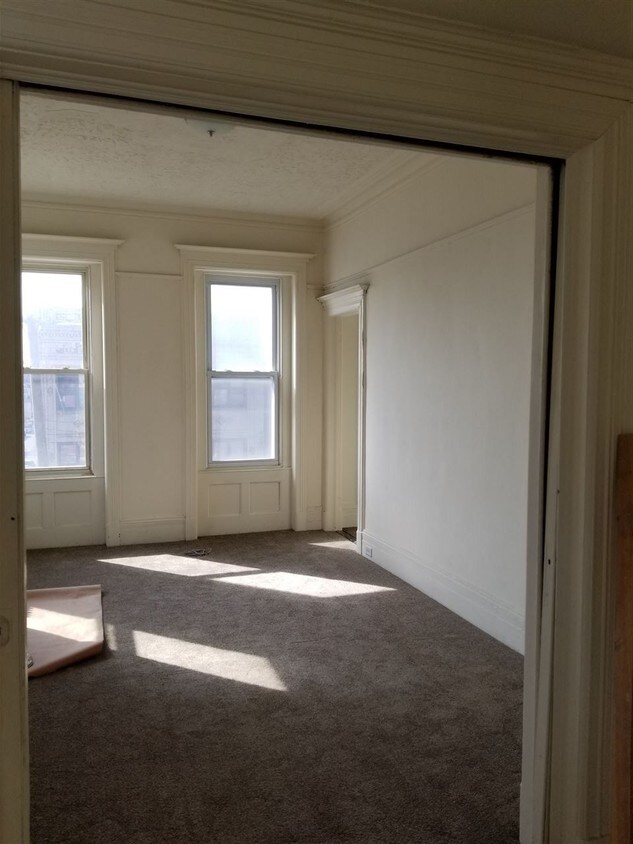 Building Photo - 612 Bramhall Ave