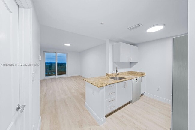 Foto del edificio - 2701 SW 3rd Ave