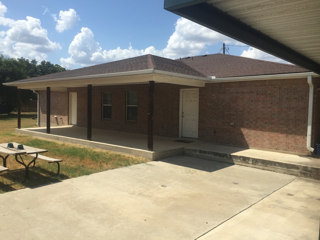 Primary Photo - Deer Park Apartments