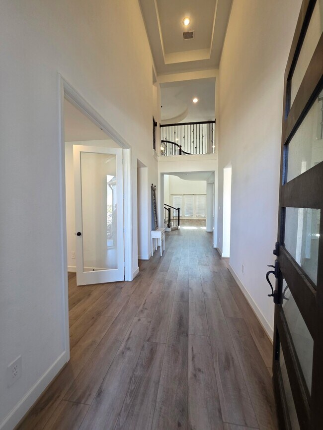 Foto del edificio - 15365 Legacy Pk Wy