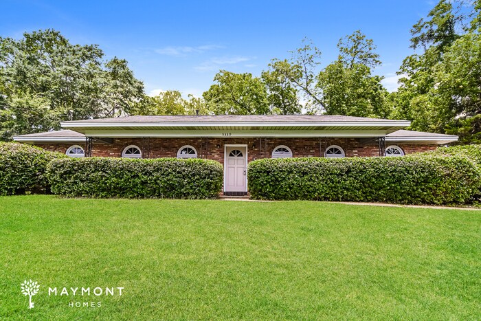 Foto principal - 5339 Surrey Rd