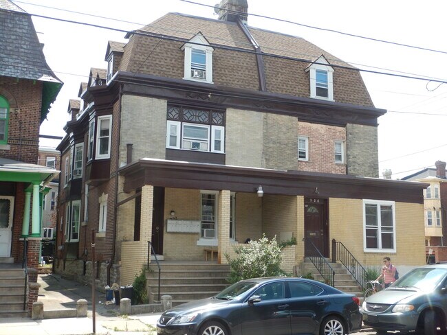Building Photo - 902 S 49th St