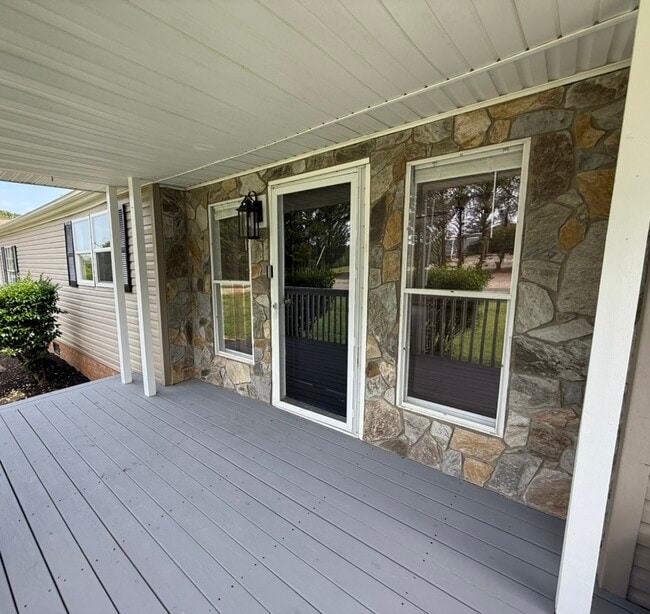 Front Porch - 1489 Kelley Ct