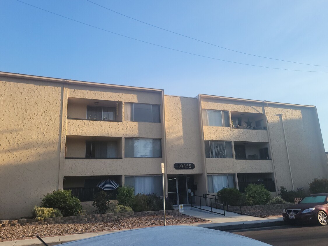 Perfecto para 4 compañeros de habitación - 10855 Whipple St