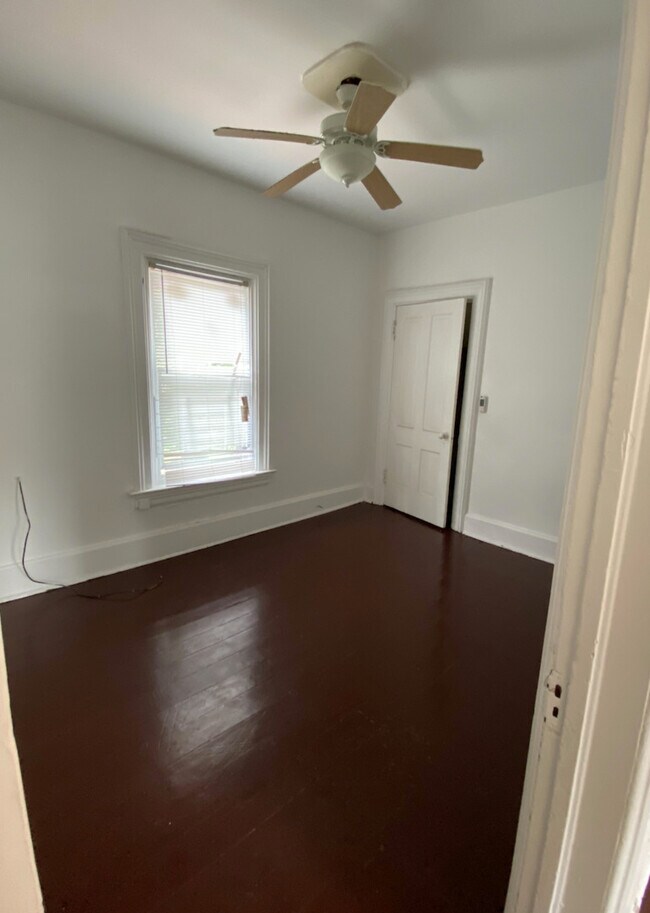 Foto del edificio - 11759 Central Park Ave