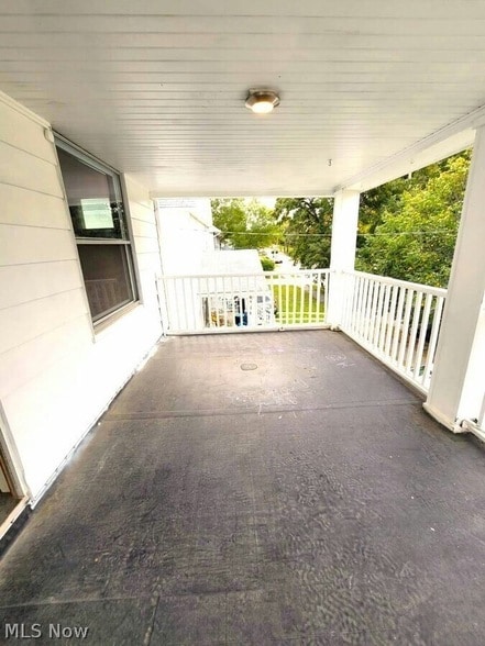 Foto del edificio - 1303 Lakeland Ave