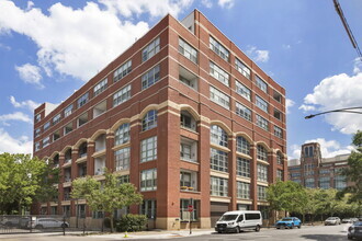 Building Photo - 2001 S Calumet Ave