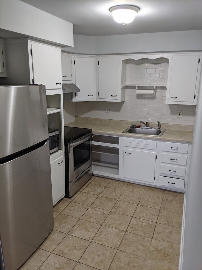 Foto del edificio - 766 Burmont Rd