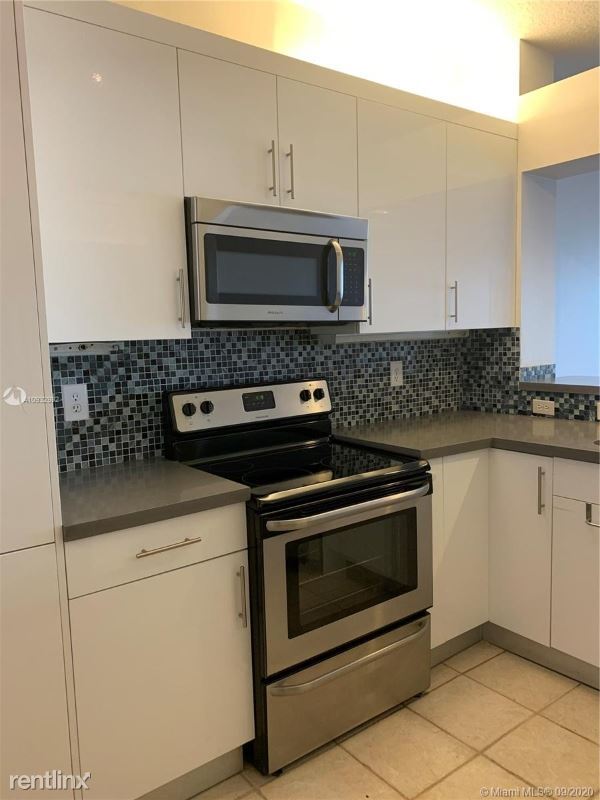 Foto del edificio - 10750 NW 66th St