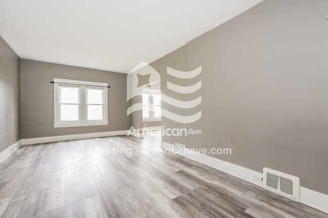 Foto del edificio - 1145 N Adams St