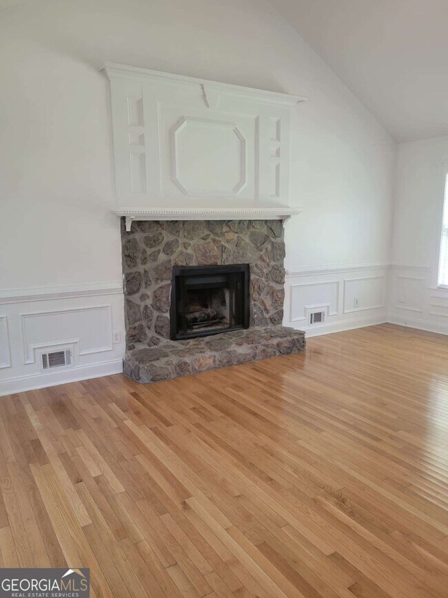 Building Photo - 487 Arbour Run