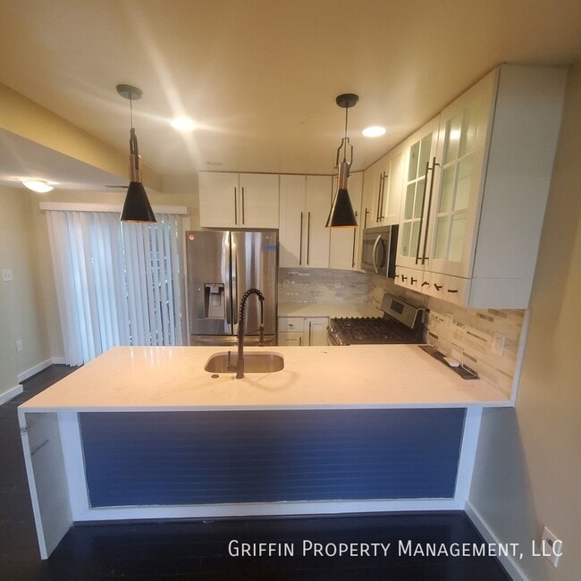 Foto del edificio - 302 63rd St NE