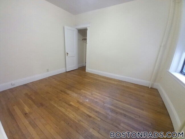 Foto del edificio - 1152 Commonwealth Ave