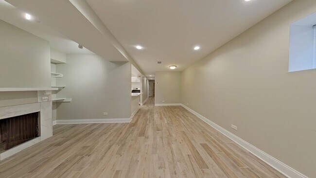 Foto del edificio - 2455 N Seminary Ave