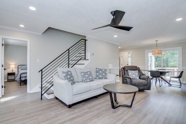 Foto del edificio - 4227 Waylon Dr