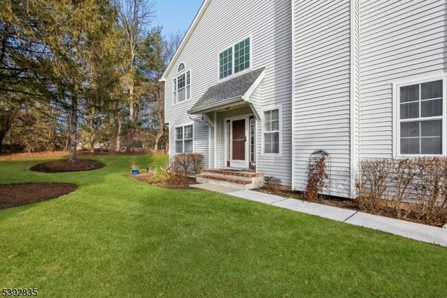 Building Photo - 13 Winding Brook Rd