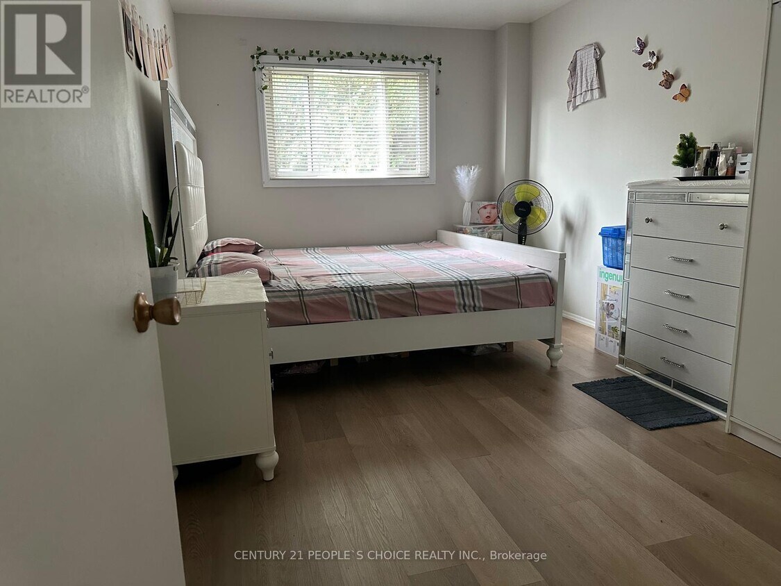 Primary Photo - 147 Bruce Beer Dr